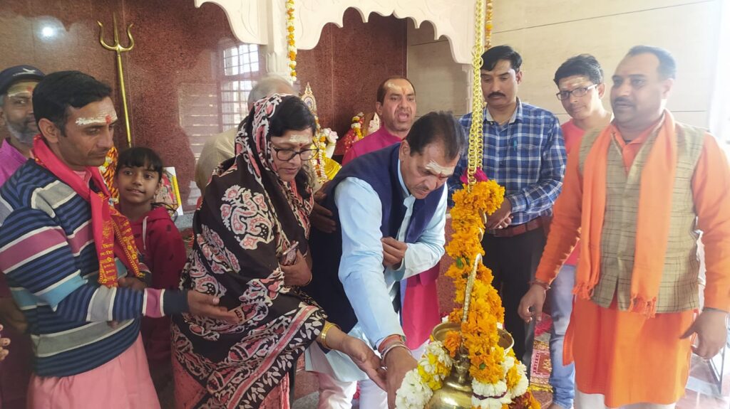 नवनिर्मित जागेश्वर मंदिर के प्राणप्रतिष्ठा कार्यक्रम में शामिल हुए स्पीकर अग्रवाल