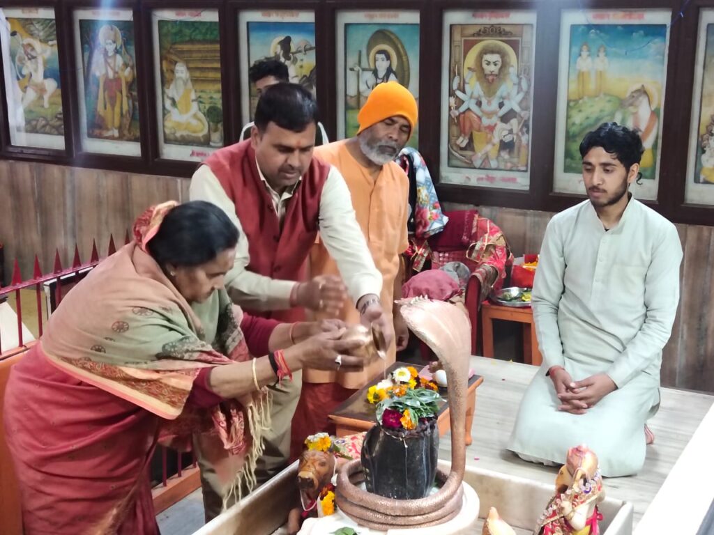 शिव आराधना से होती है मनोवांछित फल की प्राप्ति : स्वामी दुर्गेशानन्द